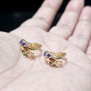 Aretes de Zirconia multicolor laminado en 18k
. 18k gold plated Multicolor